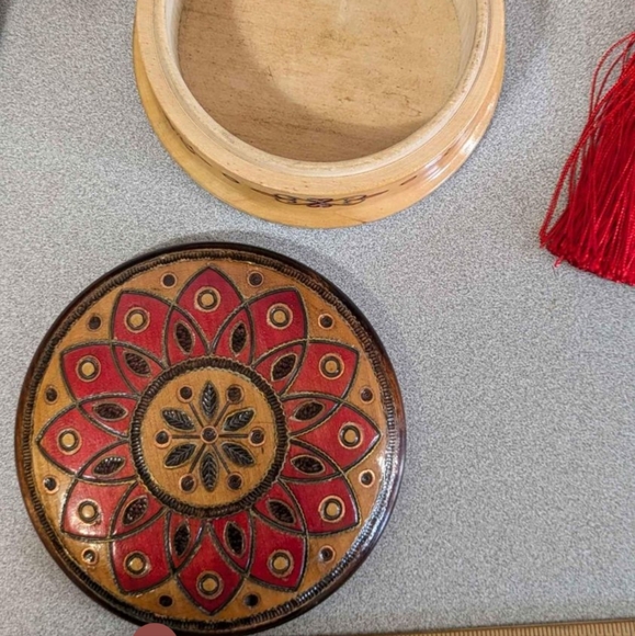 Polish Folk Art Round Box Hand Carved Hand Painted Pyrography Trinket Jewelry BX - Picture 4 of 4